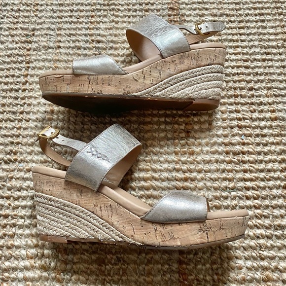 UGG Elena metallic wedge sandal - Picture 7 of 7